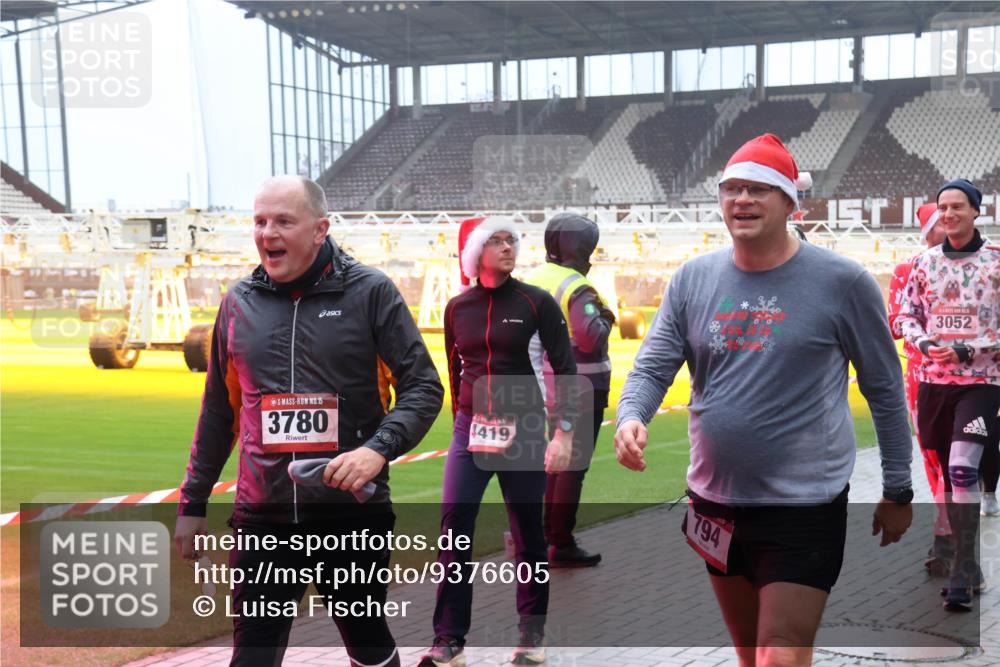 07.12.2025 - St. Pauli X-Mass-Run No. 15 Luisa Fischer http://msf.ph/oto/9376605 07.12.2025 10:23:43 Ziel 15, 3780, 419, 794, 3052, 638, 1996, 2123, 2304, 2508, 2511, 2638, 3052, 3078, 3079, 3539, 3644, 3649, 3780, 3887, 3890, 4005, 4141, 4145, 4287, 4458, 4549 meine-sportfotos.de