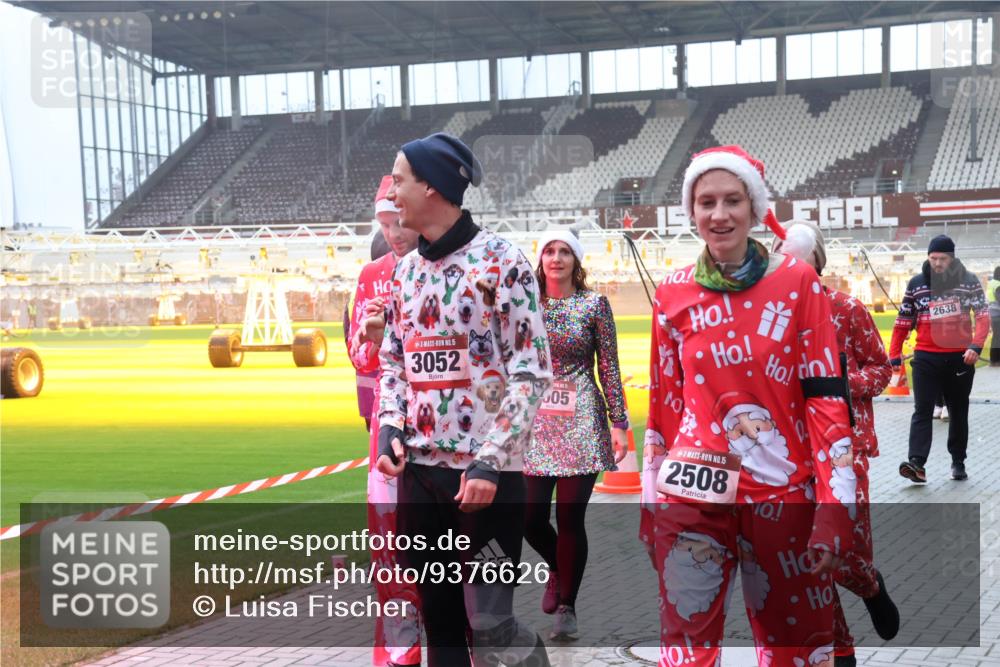 07.12.2025 - St. Pauli X-Mass-Run No. 15 Luisa Fischer http://msf.ph/oto/9376626 07.12.2025 10:23:46 Ziel 15, 3052, 05, 0, 15, 2508, 2638, 638, 1996, 2123, 2304, 2508, 2511, 2638, 3052, 3078, 3079, 3539, 3644, 3649, 3887, 3890, 4005, 4141, 4145, 4458, 4549 meine-sportfotos.de