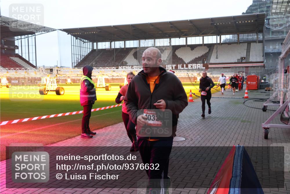 07.12.2025 - St. Pauli X-Mass-Run No. 15 Luisa Fischer http://msf.ph/oto/9376632 07.12.2025 09:58:53 Ziel 4032, 1603, 238, 261, 483, 532, 1003, 1115, 1173, 1528, 1542, 1603, 1633, 1774, 1782, 1785, 2205, 2392, 3308, 3405, 3515, 4031, 4206 meine-sportfotos.de
