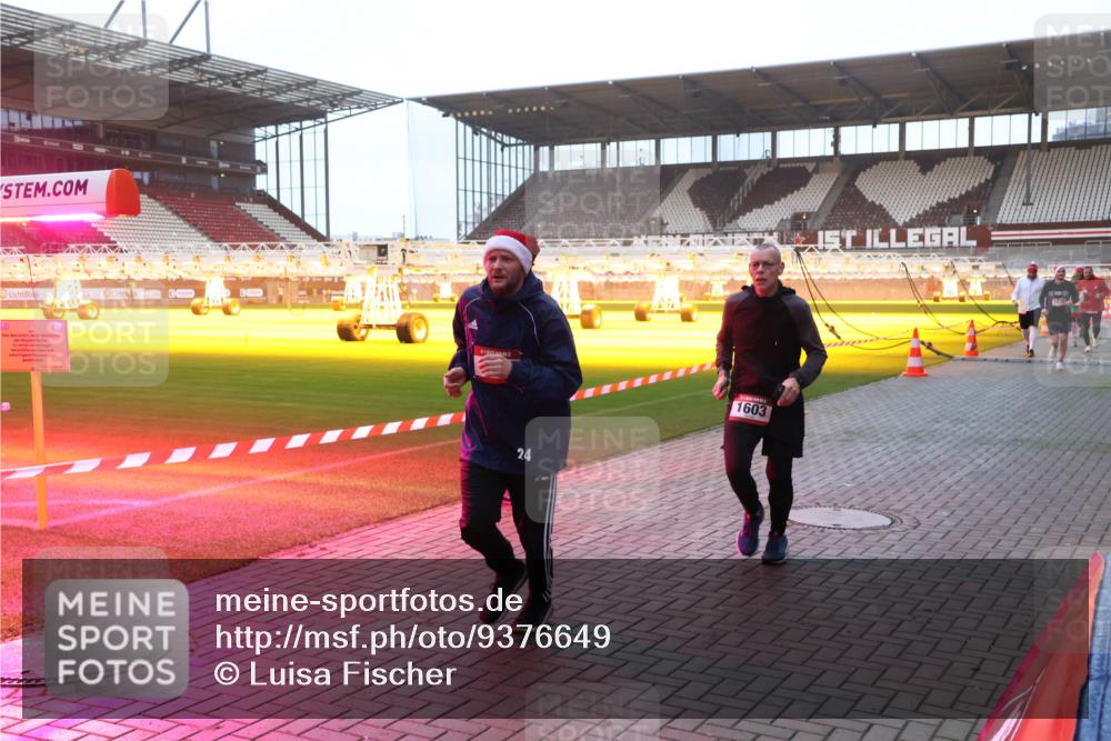 07.12.2025 - St. Pauli X-Mass-Run No. 15 Luisa Fischer http://msf.ph/oto/9376649 07.12.2025 09:58:55 Ziel 4, 24, 1603, 238, 261, 483, 532, 655, 1003, 1115, 1173, 1528, 1542, 1603, 1633, 1774, 1782, 1785, 2205, 2392, 3308, 3405, 3515, 4031, 4206 meine-sportfotos.de