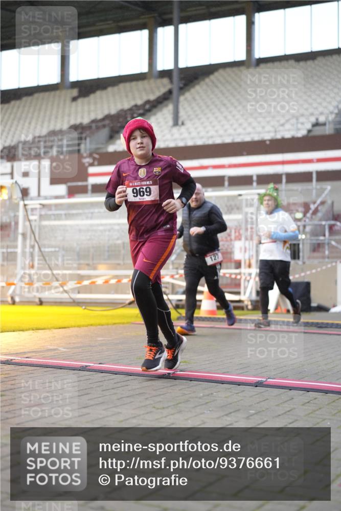 07.12.2025 - St. Pauli X-Mass-Run No. 15 Patografie http://msf.ph/oto/9376661 07.12.2025 10:06:04 Ziel 127, 148, 180, 424, 468, 676, 805, 834, 893, 967, 969, 1119, 1788, 1937, 2756, 2757, 2894, 2968, 3093, 3172, 3196, 3812, 3814, 3857, 3859, 4235, 4236, 4237, 4246, 4251, 4657, 4665, 4670, 4676, 4736, 4739 meine-sportfotos.de