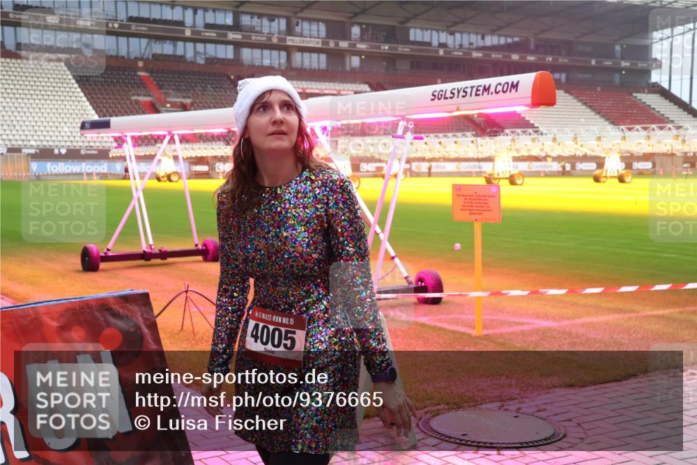07.12.2025 - St. Pauli X-Mass-Run No. 15 Luisa Fischer http://msf.ph/oto/9376665 07.12.2025 10:23:53 Ziel 01, 15, 4005, 638, 1104, 1996, 2123, 2304, 2508, 2511, 3052, 3078, 3079, 3539, 3644, 3649, 3887, 3890, 4005, 4043, 4141, 4145, 4377, 4378, 4458, 4549 meine-sportfotos.de