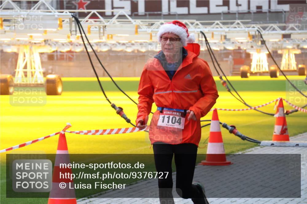 07.12.2025 - St. Pauli X-Mass-Run No. 15 Luisa Fischer http://msf.ph/oto/9376727 07.12.2025 10:24:06 Ziel 15, 1104, 638, 1104, 2508, 2511, 2603, 2634, 3052, 3539, 3644, 3649, 3887, 3890, 3968, 4005, 4043, 4139, 4141, 4144, 4145, 4203, 4377, 4378, 4458, 4549, 4765 meine-sportfotos.de