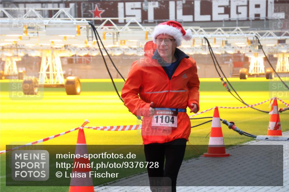 07.12.2025 - St. Pauli X-Mass-Run No. 15 Luisa Fischer http://msf.ph/oto/9376728 07.12.2025 10:24:06 Ziel 5, 1104, 638, 1104, 2508, 2511, 2603, 2634, 3052, 3539, 3644, 3649, 3887, 3890, 3968, 4005, 4043, 4139, 4141, 4144, 4145, 4203, 4377, 4378, 4458, 4549, 4765 meine-sportfotos.de