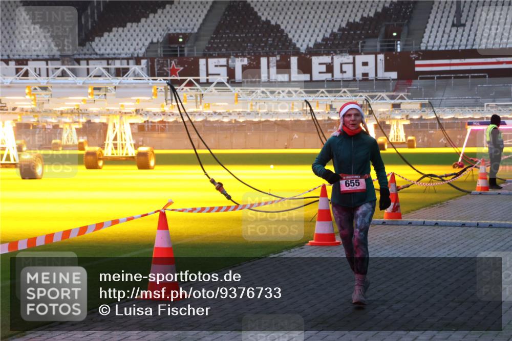 07.12.2025 - St. Pauli X-Mass-Run No. 15 Luisa Fischer http://msf.ph/oto/9376733 07.12.2025 09:59:10 Ziel 655, 238, 261, 483, 532, 655, 1003, 1115, 1173, 1528, 1542, 1603, 1633, 1774, 1782, 1785, 2205, 2392, 3147, 3308, 3515, 4031, 4206 meine-sportfotos.de