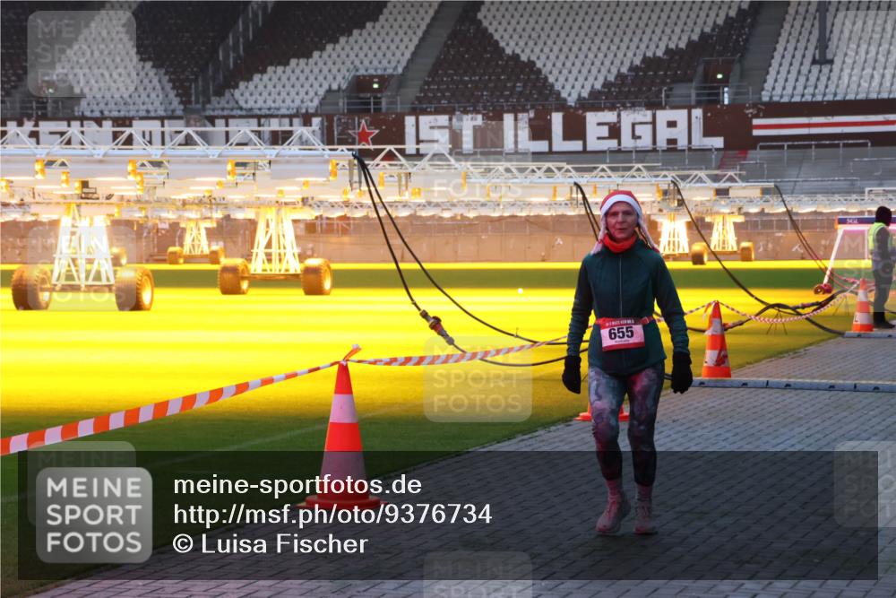 07.12.2025 - St. Pauli X-Mass-Run No. 15 Luisa Fischer http://msf.ph/oto/9376734 07.12.2025 09:59:10 Ziel 655, 238, 261, 483, 532, 655, 1003, 1115, 1173, 1528, 1542, 1603, 1633, 1774, 1782, 1785, 2205, 2392, 3147, 3308, 3515, 4031, 4206 meine-sportfotos.de