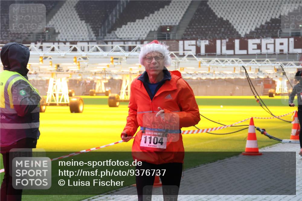 07.12.2025 - St. Pauli X-Mass-Run No. 15 Luisa Fischer http://msf.ph/oto/9376737 07.12.2025 10:24:07 Ziel 15, 1104, 638, 711, 1104, 2603, 2634, 3052, 3539, 3644, 3649, 3887, 3890, 3968, 4005, 4043, 4139, 4141, 4144, 4145, 4203, 4377, 4378, 4458, 4479, 4549, 4765 meine-sportfotos.de