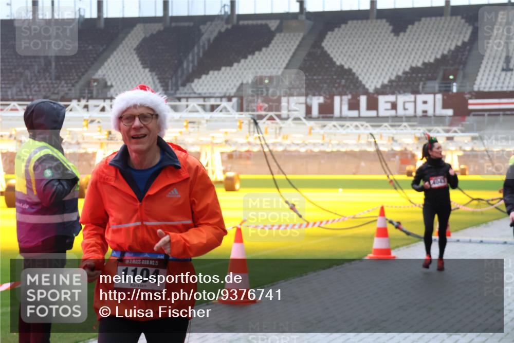 07.12.2025 - St. Pauli X-Mass-Run No. 15 Luisa Fischer http://msf.ph/oto/9376741 07.12.2025 10:24:08 Ziel 15, 1104, 638, 711, 1104, 2603, 2634, 3539, 3644, 3649, 3887, 3890, 3968, 4005, 4043, 4139, 4141, 4144, 4145, 4203, 4377, 4378, 4458, 4479, 4549, 4765 meine-sportfotos.de
