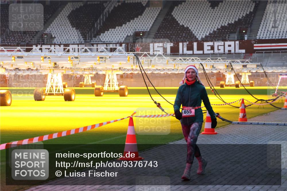 07.12.2025 - St. Pauli X-Mass-Run No. 15 Luisa Fischer http://msf.ph/oto/9376743 07.12.2025 09:59:11 Ziel 655, 238, 261, 483, 532, 655, 1003, 1115, 1173, 1528, 1542, 1603, 1633, 1774, 1782, 1785, 2205, 2392, 3147, 3308, 3345, 3515, 4031, 4206 meine-sportfotos.de
