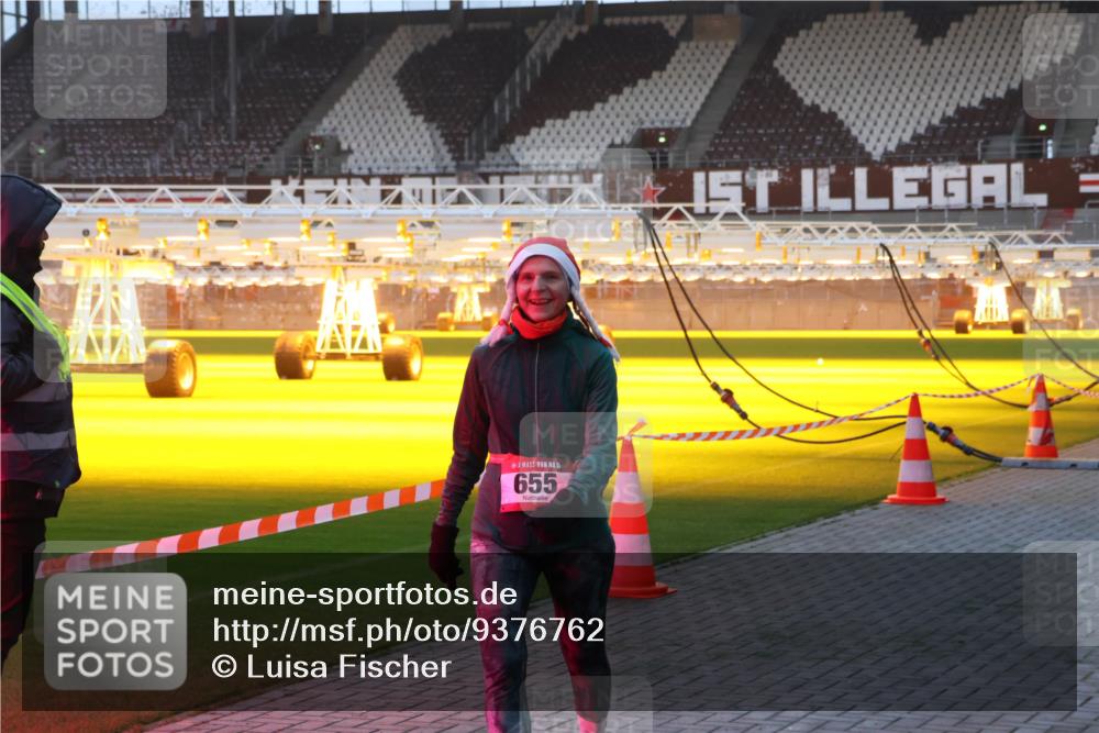 07.12.2025 - St. Pauli X-Mass-Run No. 15 Luisa Fischer http://msf.ph/oto/9376762 07.12.2025 09:59:14 Ziel 15, 655, 238, 261, 483, 532, 655, 1003, 1115, 1173, 1528, 1542, 1603, 1774, 1782, 1785, 2205, 2392, 2529, 3147, 3308, 3345, 4031, 4206 meine-sportfotos.de