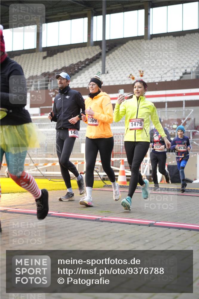 07.12.2025 - St. Pauli X-Mass-Run No. 15 Patografie http://msf.ph/oto/9376788 07.12.2025 10:06:19 Ziel 34, 127, 187, 893, 967, 969, 1119, 1369, 1479, 1480, 1832, 1937, 1946, 3213, 3232, 3534, 3535, 3536, 3537, 4657, 4665, 4670, 4672, 4676, 4677, 4736, 4739 meine-sportfotos.de