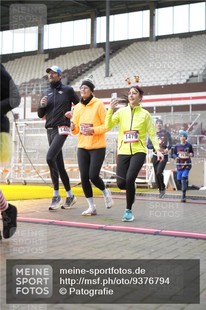 07.12.2025 - St. Pauli X-Mass-Run No. 15 Patografie http://msf.ph/oto/9376794 07.12.2025 10:06:20 Ziel 34, 127, 187, 562, 893, 1119, 1369, 1479, 1480, 1832, 1937, 1946, 3213, 3232, 3534, 3535, 3536, 3537, 4459, 4657, 4665, 4670, 4672, 4676, 4677, 4736, 4739 meine-sportfotos.de