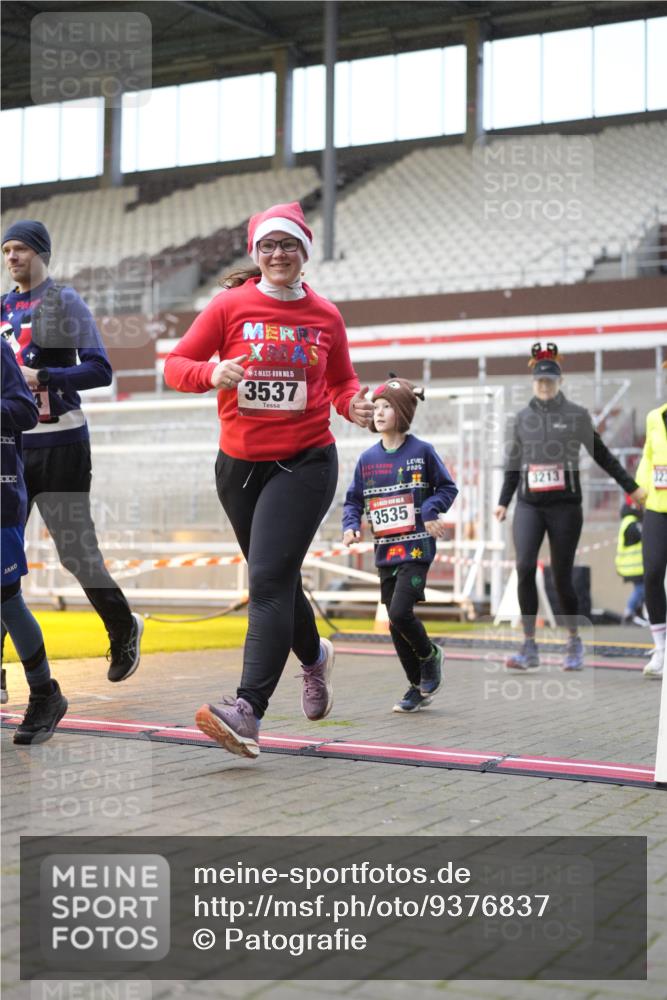 07.12.2025 - St. Pauli X-Mass-Run No. 15 Patografie http://msf.ph/oto/9376837 07.12.2025 10:06:22 Ziel 34, 187, 562, 893, 1119, 1369, 1479, 1480, 1832, 1937, 1946, 3213, 3232, 3534, 3535, 3536, 3537, 4459, 4657, 4665, 4672, 4677, 4736, 4739 meine-sportfotos.de