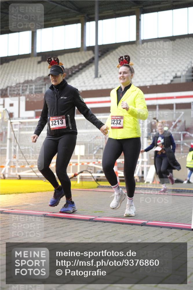 07.12.2025 - St. Pauli X-Mass-Run No. 15 Patografie http://msf.ph/oto/9376860 07.12.2025 10:06:23 Ziel 34, 187, 562, 1119, 1369, 1479, 1480, 1832, 1937, 1946, 3213, 3232, 3534, 3535, 3536, 3537, 4459, 4657, 4665, 4672, 4677, 4736, 4739 meine-sportfotos.de