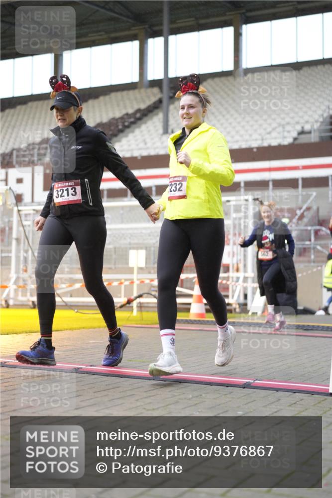 07.12.2025 - St. Pauli X-Mass-Run No. 15 Patografie http://msf.ph/oto/9376867 07.12.2025 10:06:23 Ziel 34, 187, 562, 1119, 1369, 1479, 1480, 1832, 1937, 1946, 3213, 3232, 3534, 3535, 3536, 3537, 4459, 4657, 4665, 4672, 4677, 4736, 4739 meine-sportfotos.de