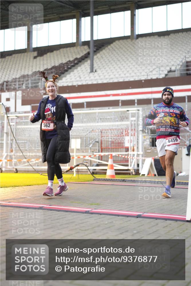 07.12.2025 - St. Pauli X-Mass-Run No. 15 Patografie http://msf.ph/oto/9376877 07.12.2025 10:06:25 Ziel 34, 187, 562, 1369, 1479, 1480, 1832, 1946, 3213, 3232, 3534, 3535, 3536, 3537, 4459, 4672, 4677 meine-sportfotos.de