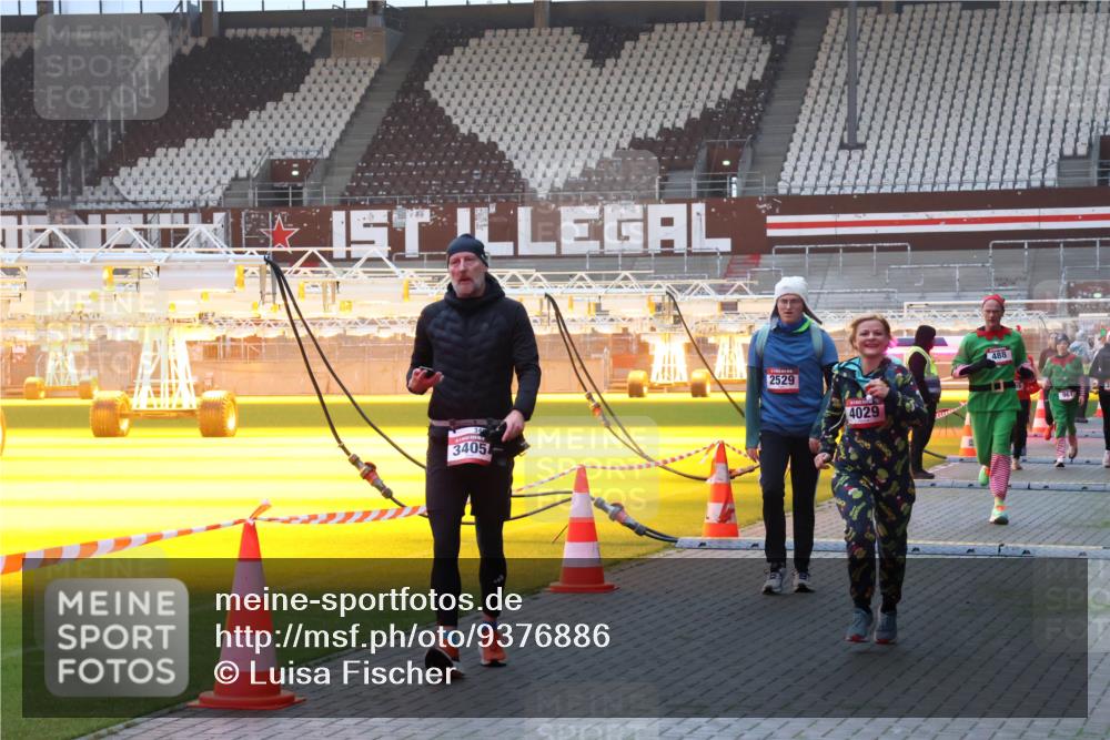 07.12.2025 - St. Pauli X-Mass-Run No. 15 Luisa Fischer http://msf.ph/oto/9376886 07.12.2025 09:59:48 Ziel 3405, 2529, 4029, 488, 961, 488, 910, 911, 939, 961, 1120, 1763, 2204, 2207, 2529, 2657, 3147, 3345, 3513, 4029, 4051, 4052, 4465 meine-sportfotos.de
