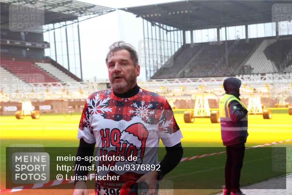 07.12.2025 - St. Pauli X-Mass-Run No. 15 Luisa Fischer http://msf.ph/oto/9376892 07.12.2025 10:24:39 Ziel 30, 711, 712, 897, 1104, 1986, 2071, 2603, 2634, 3968, 4040, 4043, 4122, 4139, 4140, 4144, 4203, 4377, 4378, 4479, 4689, 4692, 4694, 4765 meine-sportfotos.de