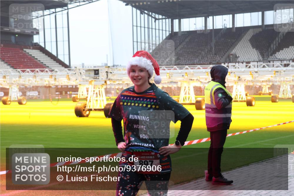 07.12.2025 - St. Pauli X-Mass-Run No. 15 Luisa Fischer http://msf.ph/oto/9376906 07.12.2025 10:24:42 Ziel 15, 897, 71413, 1063, 711, 712, 897, 1986, 2071, 2603, 2634, 3968, 4040, 4122, 4139, 4140, 4144, 4203, 4479, 4689, 4692, 4694, 4765, 4766, 4780 meine-sportfotos.de