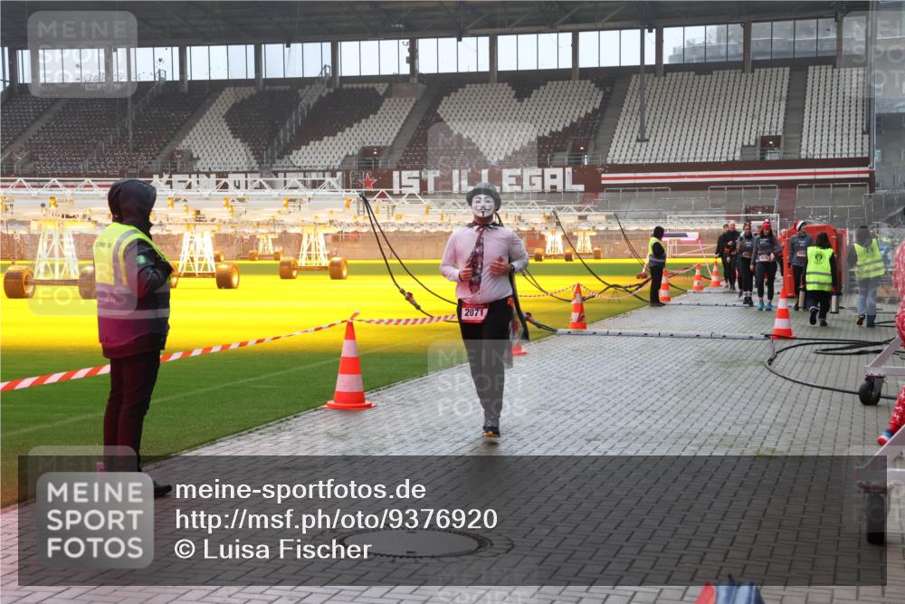 07.12.2025 - St. Pauli X-Mass-Run No. 15 Luisa Fischer http://msf.ph/oto/9376920 07.12.2025 10:24:49 Ziel 2071, 711, 712, 897, 1986, 2071, 3968, 4040, 4122, 4140, 4203, 4479, 4541, 4542, 4689, 4692, 4694, 4765, 4766, 4780 meine-sportfotos.de