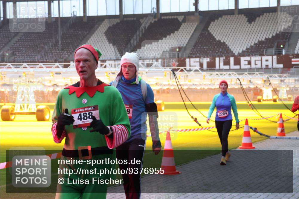 07.12.2025 - St. Pauli X-Mass-Run No. 15 Luisa Fischer http://msf.ph/oto/9376955 07.12.2025 09:59:55 Ziel 15, 488, 15, 9, 2204, 488, 910, 911, 939, 961, 1120, 1763, 2186, 2204, 2207, 2529, 2657, 2729, 3147, 3345, 3513, 4029, 4051, 4052, 4465 meine-sportfotos.de
