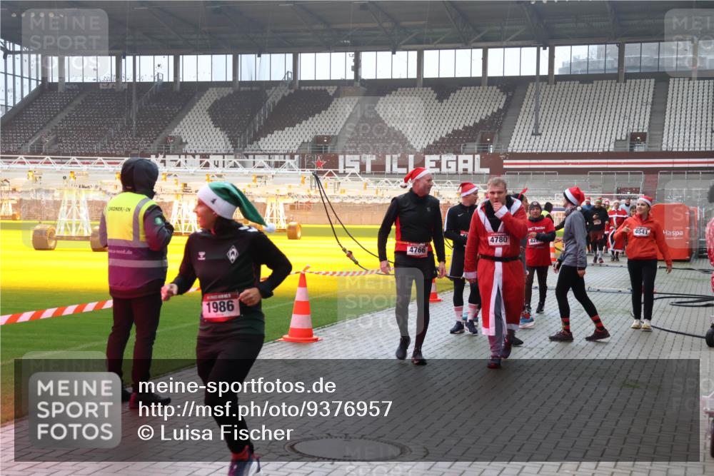 07.12.2025 - St. Pauli X-Mass-Run No. 15 Luisa Fischer http://msf.ph/oto/9376957 07.12.2025 10:25:05 Ziel 1986, 4541, 4780, 4200, 4766, 712, 897, 915, 974, 1986, 2071, 3152, 4040, 4078, 4079, 4091, 4092, 4122, 4135, 4136, 4140, 4155, 4177, 4474, 4496, 4497, 4530, 4541, 4542, 4689, 4692, 4694, 4766, 4780, 4846 meine-sportfotos.de