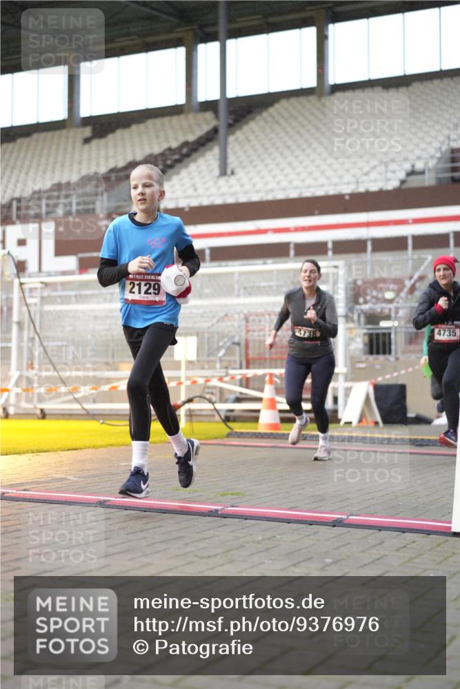 07.12.2025 - St. Pauli X-Mass-Run No. 15 Patografie http://msf.ph/oto/9376976 07.12.2025 10:06:40 Ziel 150, 562, 867, 1007, 2129, 3189, 3330, 3333, 3970, 3971, 4459, 4735, 4738 meine-sportfotos.de