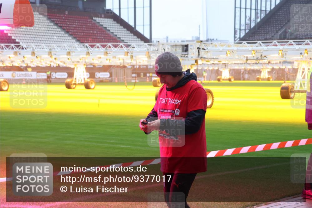 07.12.2025 - St. Pauli X-Mass-Run No. 15 Luisa Fischer http://msf.ph/oto/9377017 07.12.2025 10:25:18 Ziel 2024, 5, 915, 974, 1012, 1986, 2071, 3152, 4078, 4079, 4091, 4092, 4135, 4136, 4155, 4177, 4335, 4431, 4474, 4496, 4497, 4513, 4514, 4530, 4541, 4542, 4766, 4780, 4846 meine-sportfotos.de