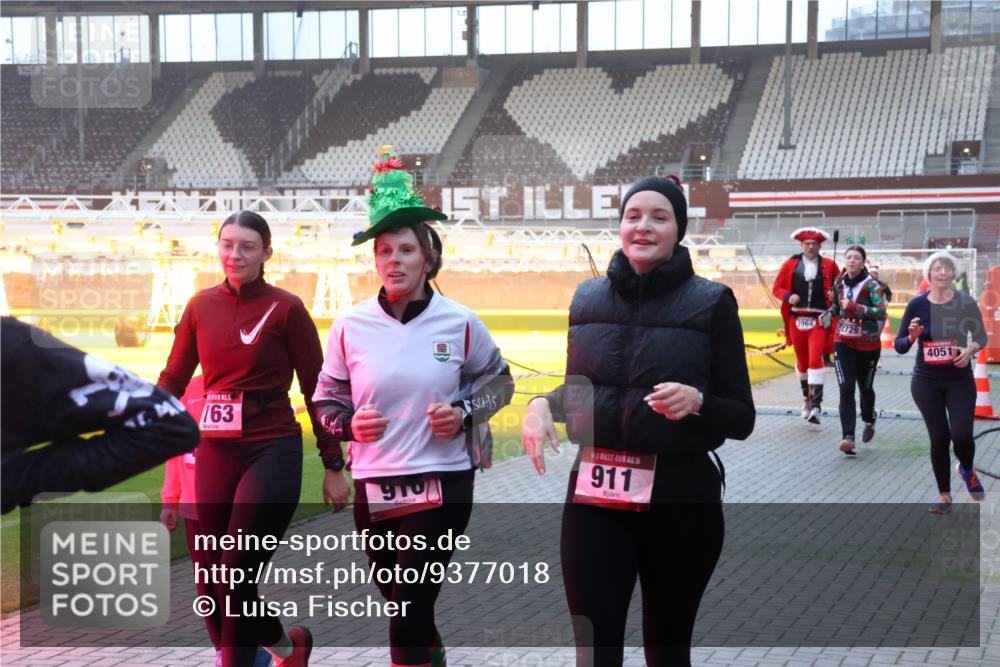 07.12.2025 - St. Pauli X-Mass-Run No. 15 Luisa Fischer http://msf.ph/oto/9377018 07.12.2025 10:00:05 Ziel 163, 910, 15, 911, 2964, 2729, 4051, 488, 910, 911, 934, 939, 961, 1112, 1120, 1763, 2186, 2204, 2207, 2657, 2729, 2964, 3513, 4029, 4051, 4052, 4465 meine-sportfotos.de