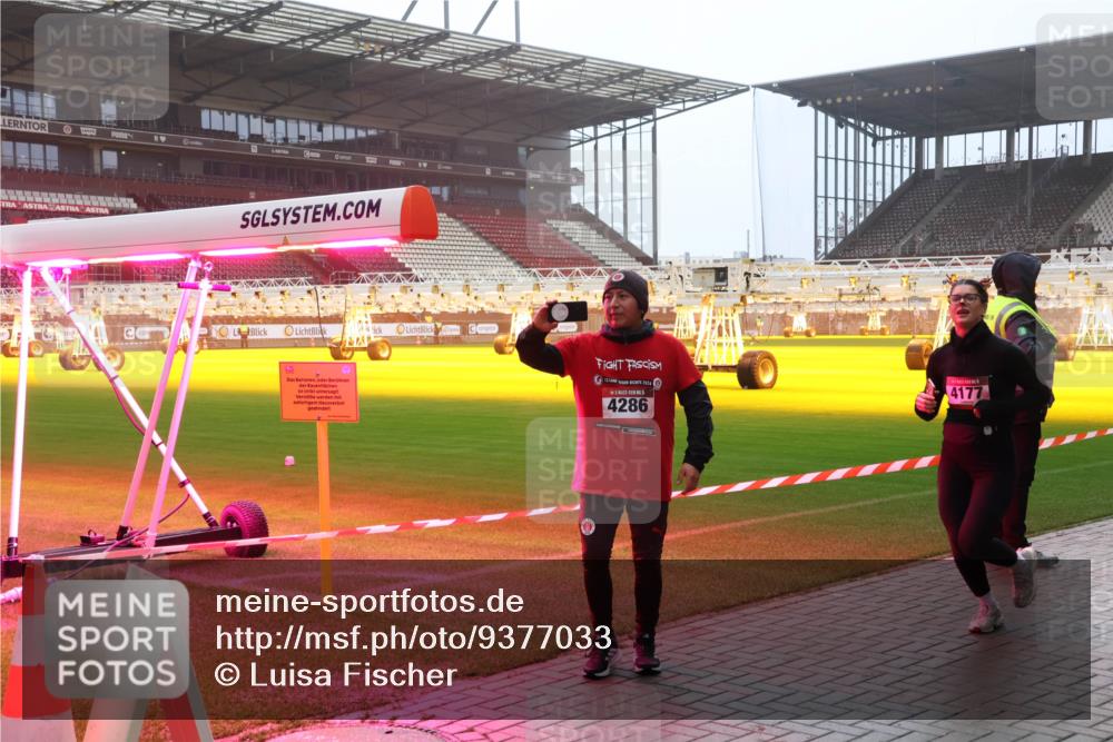 07.12.2025 - St. Pauli X-Mass-Run No. 15 Luisa Fischer http://msf.ph/oto/9377033 07.12.2025 10:25:21 Ziel 13, 7824, 4286, 4177, 915, 974, 1012, 1977, 1986, 1987, 1995, 2071, 3152, 3962, 4078, 4079, 4091, 4092, 4135, 4136, 4155, 4177, 4335, 4431, 4474, 4496, 4497, 4513, 4514, 4530, 4541, 4542, 4766, 4780, 4846 meine-sportfotos.de