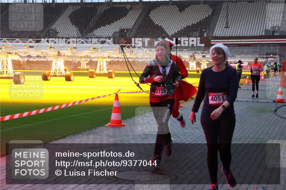 07.12.2025 - St. Pauli X-Mass-Run No. 15 Luisa Fischer http://msf.ph/oto/9377044 07.12.2025 10:00:08 Ziel 2729, 4051, 1991, 488, 910, 911, 934, 939, 961, 1112, 1120, 1763, 2186, 2204, 2207, 2657, 2729, 2964, 3513, 4029, 4051, 4052, 4465 meine-sportfotos.de