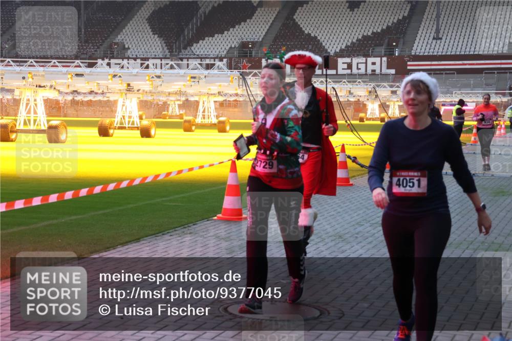 07.12.2025 - St. Pauli X-Mass-Run No. 15 Luisa Fischer http://msf.ph/oto/9377045 07.12.2025 10:00:09 Ziel 2729, 4051, 724, 934, 488, 910, 911, 934, 961, 1112, 1120, 1763, 2186, 2204, 2207, 2657, 2729, 2964, 3513, 4029, 4051, 4052, 4465 meine-sportfotos.de