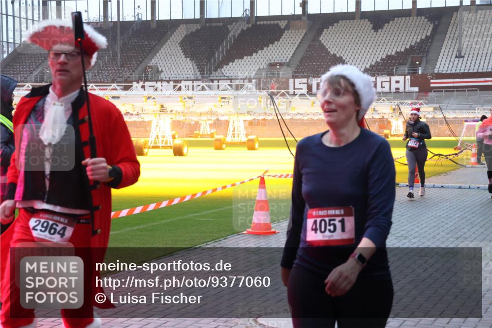 07.12.2025 - St. Pauli X-Mass-Run No. 15 Luisa Fischer http://msf.ph/oto/9377060 07.12.2025 10:00:10 Ziel 2964, 4051, 1112, 488, 910, 911, 934, 961, 1112, 1763, 2186, 2204, 2207, 2657, 2729, 2964, 3513, 4029, 4051, 4052, 4465 meine-sportfotos.de