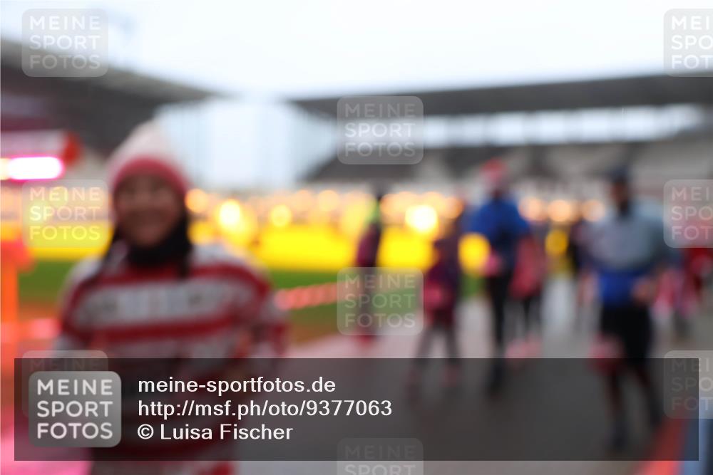 07.12.2025 - St. Pauli X-Mass-Run No. 15 Luisa Fischer http://msf.ph/oto/9377063 07.12.2025 10:25:25 Ziel 0000, 915, 974, 1012, 1977, 1986, 1987, 1995, 3152, 3962, 4078, 4079, 4091, 4092, 4135, 4136, 4155, 4177, 4201, 4204, 4335, 4431, 4474, 4496, 4497, 4513, 4514, 4530, 4541, 4542, 4766, 4780, 4846 meine-sportfotos.de
