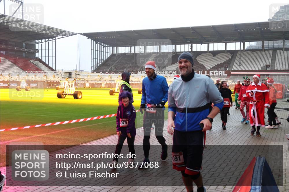 07.12.2025 - St. Pauli X-Mass-Run No. 15 Luisa Fischer http://msf.ph/oto/9377068 07.12.2025 10:25:25 Ziel 079, 4078, 091, 4140, 915, 915, 974, 1012, 1977, 1986, 1987, 1995, 3152, 3962, 4078, 4079, 4091, 4092, 4135, 4136, 4155, 4177, 4201, 4204, 4335, 4431, 4474, 4496, 4497, 4513, 4514, 4530, 4541, 4542, 4766, 4780, 4846 meine-sportfotos.de