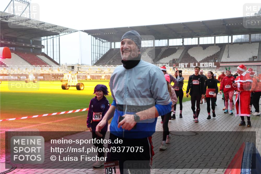 07.12.2025 - St. Pauli X-Mass-Run No. 15 Luisa Fischer http://msf.ph/oto/9377075 07.12.2025 10:25:26 Ziel 079, 15, 091, 689, 4122, 4140, 915, 915, 974, 1012, 1977, 1987, 1995, 3152, 3962, 4078, 4079, 4091, 4092, 4121, 4135, 4136, 4155, 4177, 4201, 4204, 4284, 4335, 4431, 4474, 4496, 4497, 4513, 4514, 4530, 4541, 4542, 4766, 4780, 4846 meine-sportfotos.de