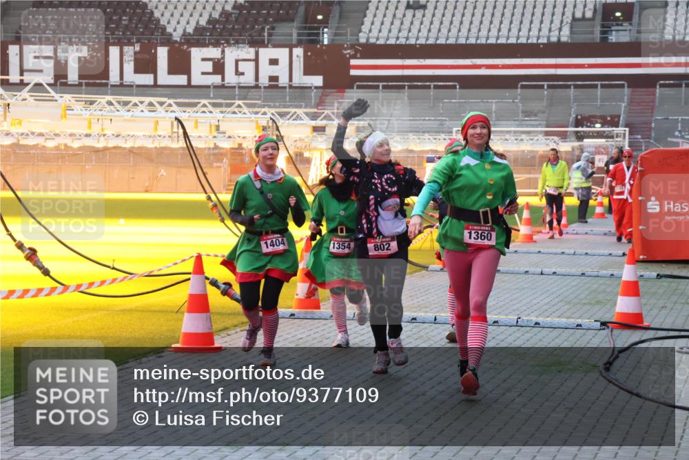 07.12.2025 - St. Pauli X-Mass-Run No. 15 Luisa Fischer http://msf.ph/oto/9377109 07.12.2025 10:00:28 Ziel 1404, 1354, 802, 1360, 488, 802, 910, 911, 934, 1112, 1333, 1354, 1360, 1404, 1763, 2140, 2141, 2186, 2729, 2964, 3336, 3513, 4051, 4052, 4129, 4465 meine-sportfotos.de