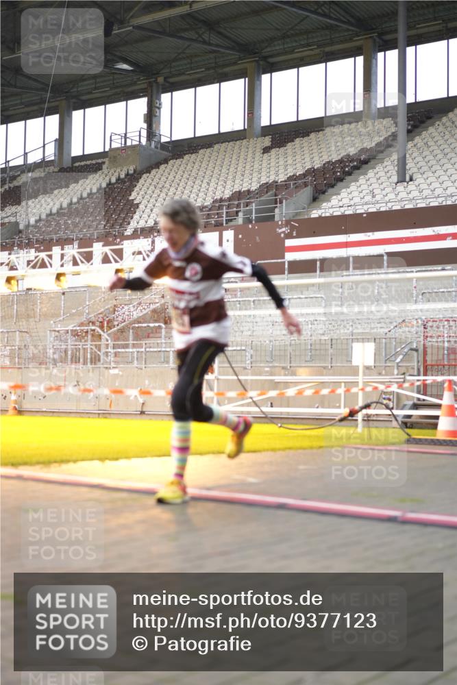 07.12.2025 - St. Pauli X-Mass-Run No. 15 Patografie http://msf.ph/oto/9377123 07.12.2025 10:07:08 Ziel 421, 792, 1572, 2983, 3414, 3945, 4354 meine-sportfotos.de