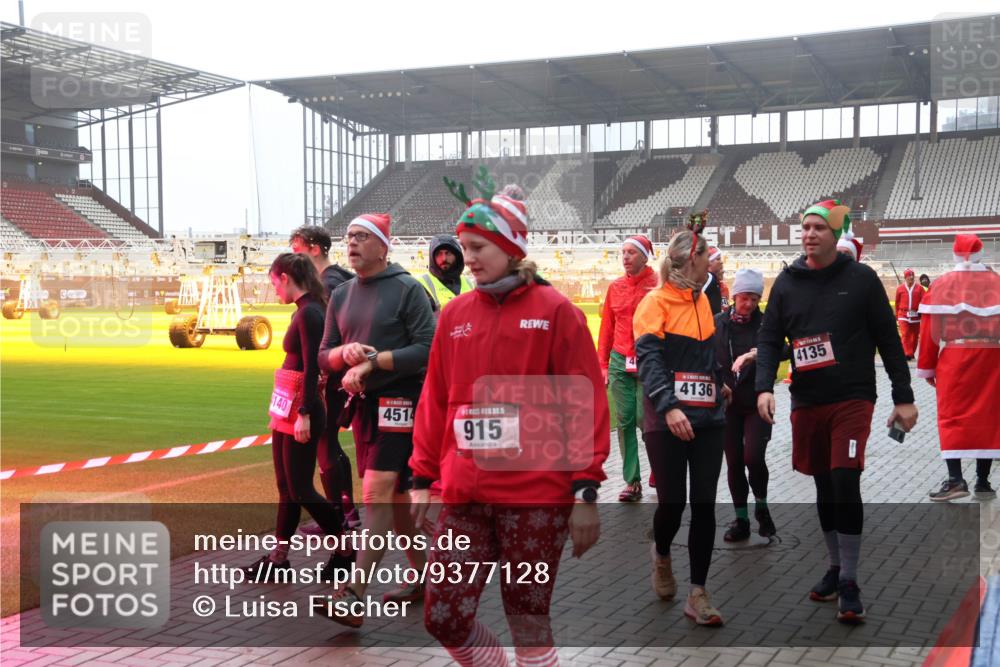 07.12.2025 - St. Pauli X-Mass-Run No. 15 Luisa Fischer http://msf.ph/oto/9377128 07.12.2025 10:25:33 Ziel 140, 4514, 915, 4136, 4135, 915, 974, 1012, 1247, 1631, 1977, 1987, 1995, 2029, 3152, 3962, 4078, 4079, 4091, 4092, 4118, 4119, 4121, 4135, 4136, 4155, 4177, 4201, 4204, 4284, 4335, 4431, 4445, 4474, 4482, 4485, 4496, 4497, 4513, 4514, 4530, 4541, 4542, 4846 meine-sportfotos.de