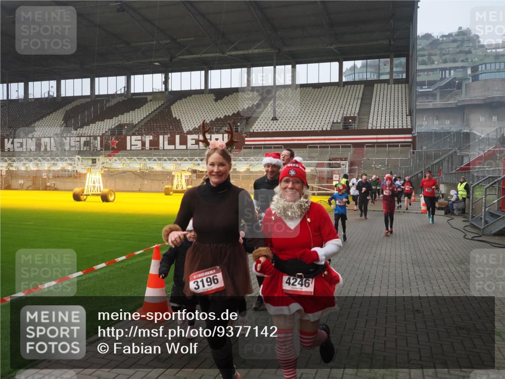 07.12.2025 - St. Pauli X-Mass-Run No. 15 Fabian Wolf http://msf.ph/oto/9377142 07.12.2025 10:06:09 Ziel 127, 148, 180, 424, 468, 676, 805, 834, 893, 967, 969, 1119, 1788, 1937, 2756, 2757, 2894, 2968, 3093, 3172, 3196, 3812, 3814, 3857, 3859, 4235, 4236, 4237, 4246, 4251, 4657, 4665, 4670, 4676, 4736, 4739 meine-sportfotos.de