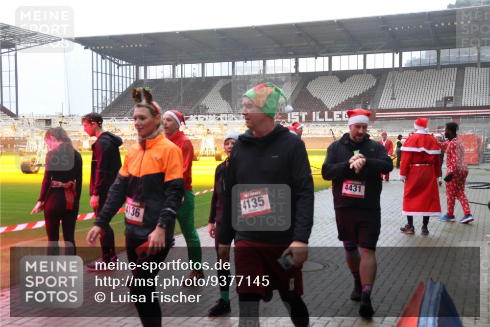 07.12.2025 - St. Pauli X-Mass-Run No. 15 Luisa Fischer http://msf.ph/oto/9377145 07.12.2025 10:25:35 Ziel 4136, 4135, 4431, 915, 974, 1012, 1247, 1631, 1977, 1987, 1995, 2029, 3152, 3962, 4078, 4079, 4091, 4092, 4118, 4119, 4121, 4135, 4136, 4155, 4177, 4201, 4204, 4284, 4335, 4431, 4445, 4474, 4482, 4485, 4496, 4497, 4513, 4514, 4530, 4846 meine-sportfotos.de