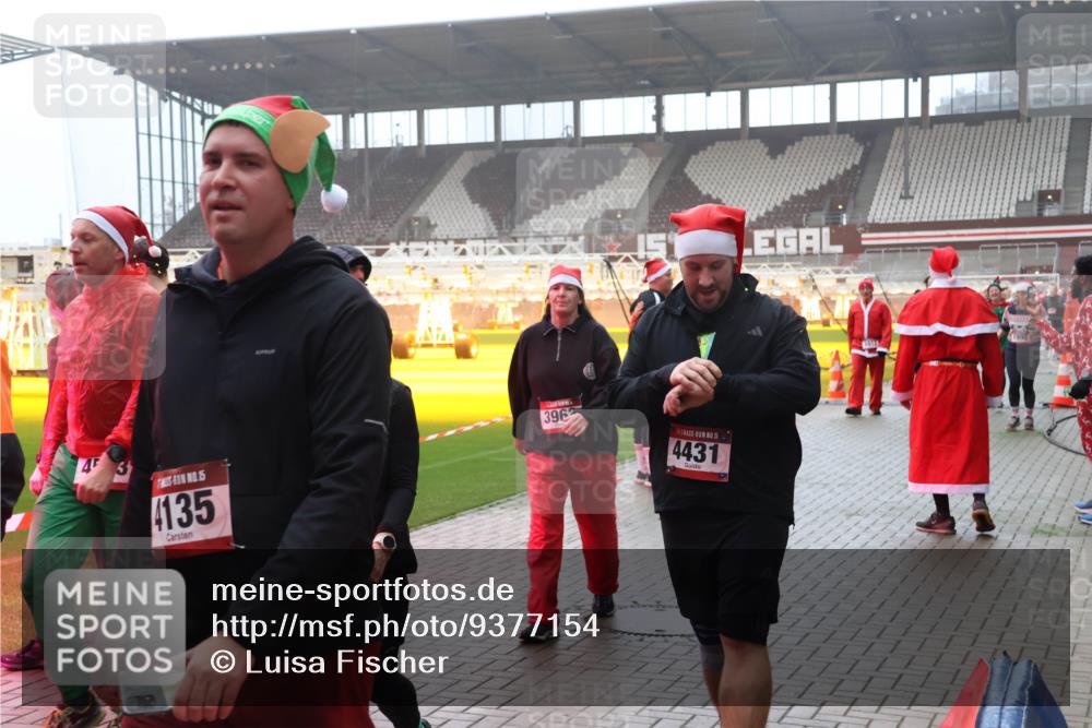 07.12.2025 - St. Pauli X-Mass-Run No. 15 Luisa Fischer http://msf.ph/oto/9377154 07.12.2025 10:25:36 Ziel 45, 15, 4135, 3962, 15, 4431, 1012, 41, 915, 974, 1012, 1247, 1631, 1977, 1987, 1995, 2029, 3152, 3962, 4078, 4079, 4091, 4092, 4118, 4119, 4121, 4135, 4136, 4155, 4177, 4201, 4204, 4284, 4335, 4431, 4445, 4474, 4482, 4485, 4496, 4497, 4513, 4514, 4530, 4846 meine-sportfotos.de
