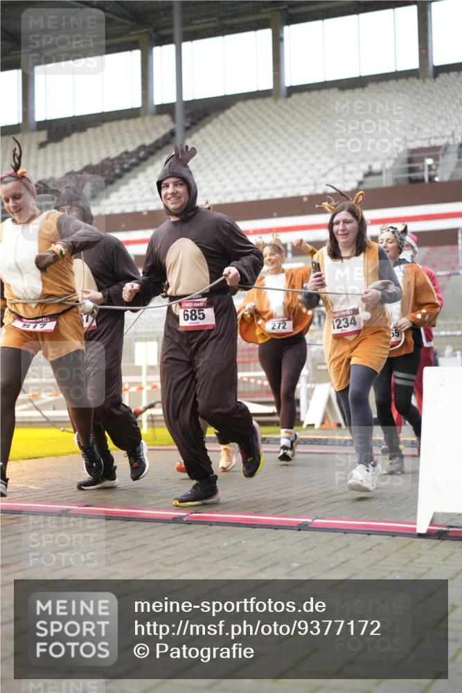 07.12.2025 - St. Pauli X-Mass-Run No. 15 Patografie http://msf.ph/oto/9377172 07.12.2025 10:07:17 Ziel 256, 265, 272, 517, 657, 685, 716, 767, 1187, 1234, 2983, 3414 meine-sportfotos.de