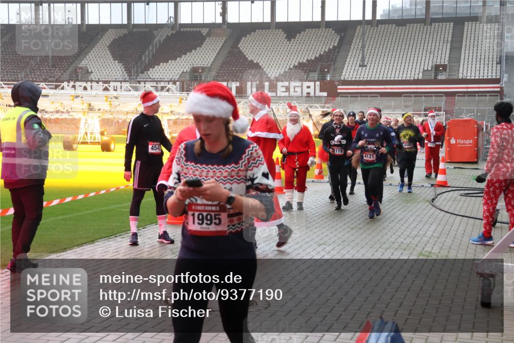 07.12.2025 - St. Pauli X-Mass-Run No. 15 Luisa Fischer http://msf.ph/oto/9377190 07.12.2025 10:25:45 Ziel 454, 1995, 4445, 1631, 119, 4121, 129, 404, 915, 1012, 1247, 1631, 1977, 1987, 1995, 2029, 2680, 3742, 3962, 4118, 4119, 4121, 4162, 4164, 4201, 4202, 4204, 4284, 4335, 4372, 4373, 4431, 4445, 4474, 4482, 4485, 4513, 4514, 4846 meine-sportfotos.de