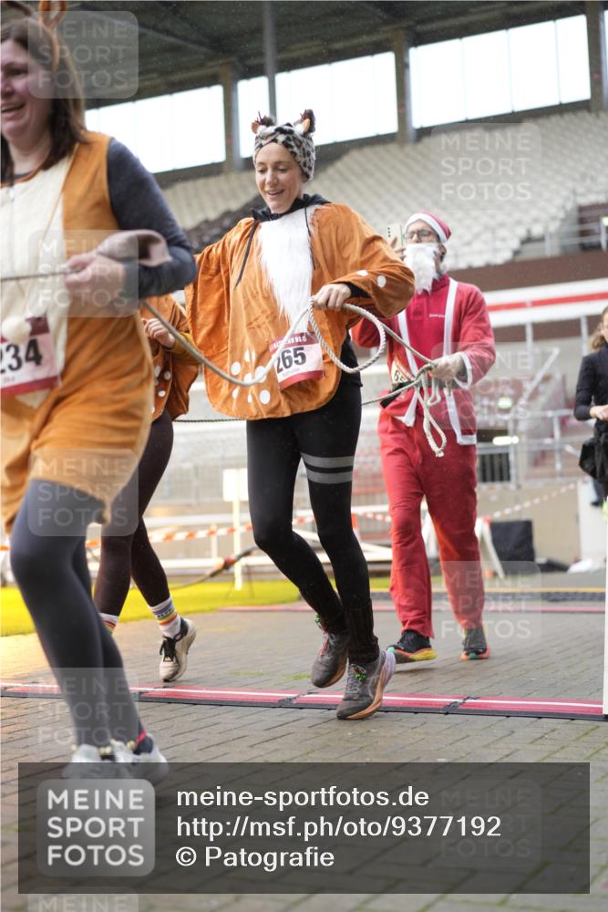 07.12.2025 - St. Pauli X-Mass-Run No. 15 Patografie http://msf.ph/oto/9377192 07.12.2025 10:07:18 Ziel 256, 265, 272, 517, 657, 685, 716, 767, 1187, 1234, 2983 meine-sportfotos.de