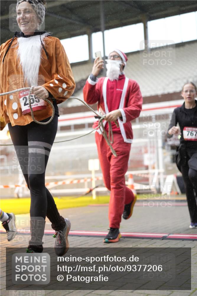 07.12.2025 - St. Pauli X-Mass-Run No. 15 Patografie http://msf.ph/oto/9377206 07.12.2025 10:07:19 Ziel 256, 265, 272, 517, 657, 685, 716, 767, 1187, 1234, 2983 meine-sportfotos.de
