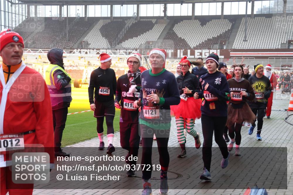 07.12.2025 - St. Pauli X-Mass-Run No. 15 Luisa Fischer http://msf.ph/oto/9377219 07.12.2025 10:25:49 Ziel 5, 1012, 4542, 411, 15, 4121, 482, 09, 411, 4485, 4445, 50, 129, 211, 404, 1012, 1069, 1247, 1631, 1977, 1987, 1995, 2029, 2680, 3742, 3962, 4118, 4119, 4121, 4162, 4164, 4201, 4202, 4204, 4284, 4335, 4372, 4373, 4431, 4445, 4474, 4482, 4485, 4501, 4513, 4514, 4846 meine-sportfotos.de