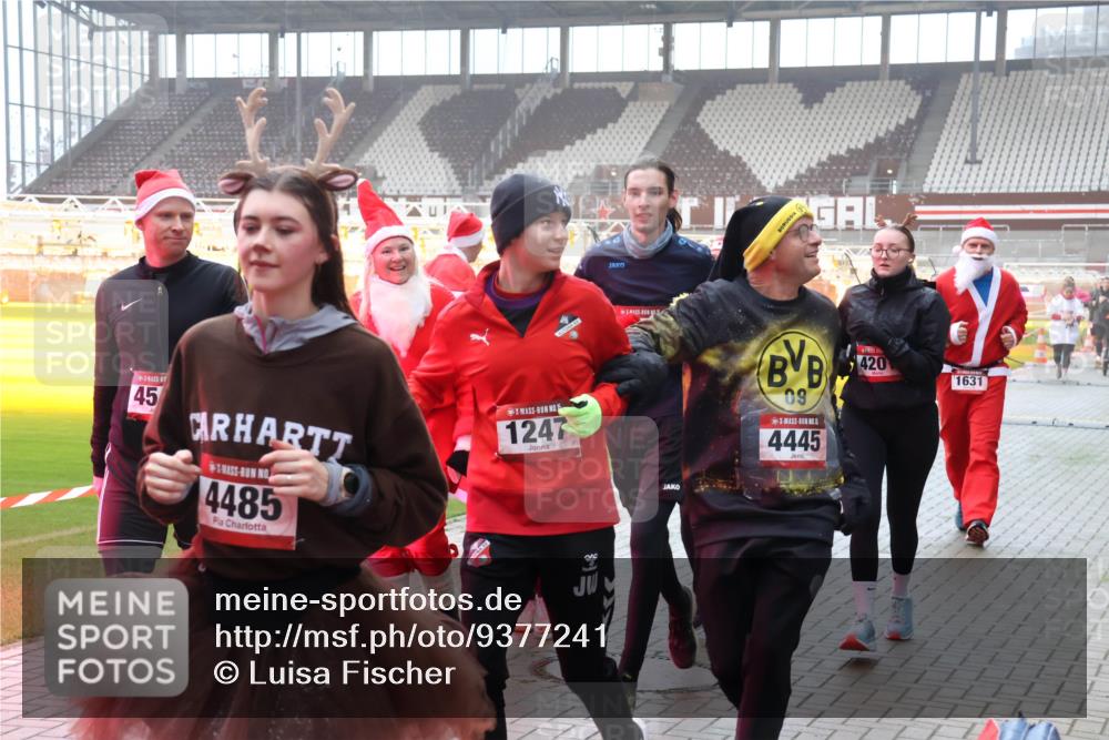 07.12.2025 - St. Pauli X-Mass-Run No. 15 Luisa Fischer http://msf.ph/oto/9377241 07.12.2025 10:25:51 Ziel 45, 4485, 1247, 09, 5, 4445, 420, 1631, 50, 129, 211, 369, 398, 404, 1012, 1069, 1247, 1631, 1977, 1987, 1995, 2029, 2104, 2680, 3742, 3779, 3962, 4118, 4119, 4121, 4162, 4164, 4201, 4202, 4204, 4284, 4335, 4372, 4373, 4431, 4445, 4474, 4482, 4485, 4501, 4513, 4514, 4846 meine-sportfotos.de