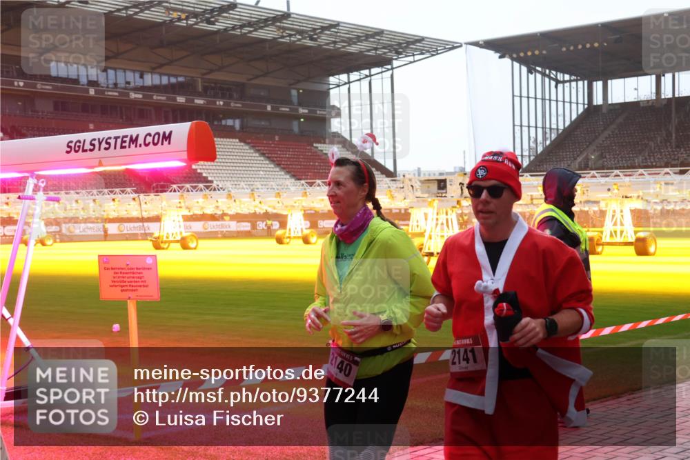 07.12.2025 - St. Pauli X-Mass-Run No. 15 Luisa Fischer http://msf.ph/oto/9377244 07.12.2025 10:00:50 Ziel 2140, 2141, 802, 855, 1333, 1354, 1360, 1404, 1418, 1976, 2140, 2141, 2348, 3336, 4129 meine-sportfotos.de