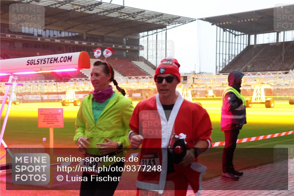 07.12.2025 - St. Pauli X-Mass-Run No. 15 Luisa Fischer http://msf.ph/oto/9377248 07.12.2025 10:00:50 Ziel 2140, 2141, 802, 855, 1333, 1354, 1360, 1404, 1418, 1976, 2140, 2141, 2348, 3336, 4129 meine-sportfotos.de
